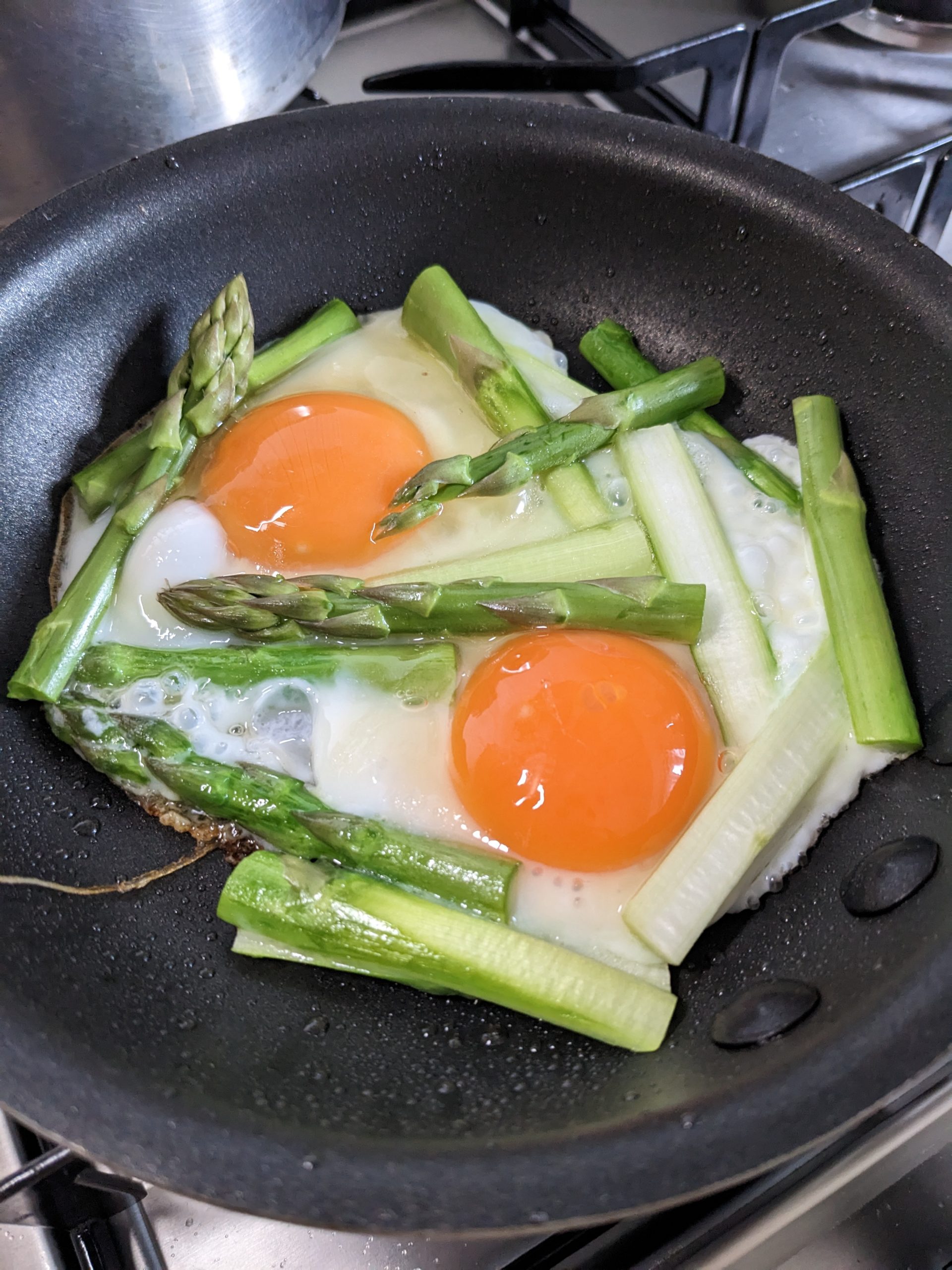 いつもの目玉焼きに野菜をプラス!の、ススメ。