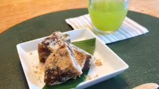 夏の冷たい和のデザートに。「黒糖くずもち」の作り方